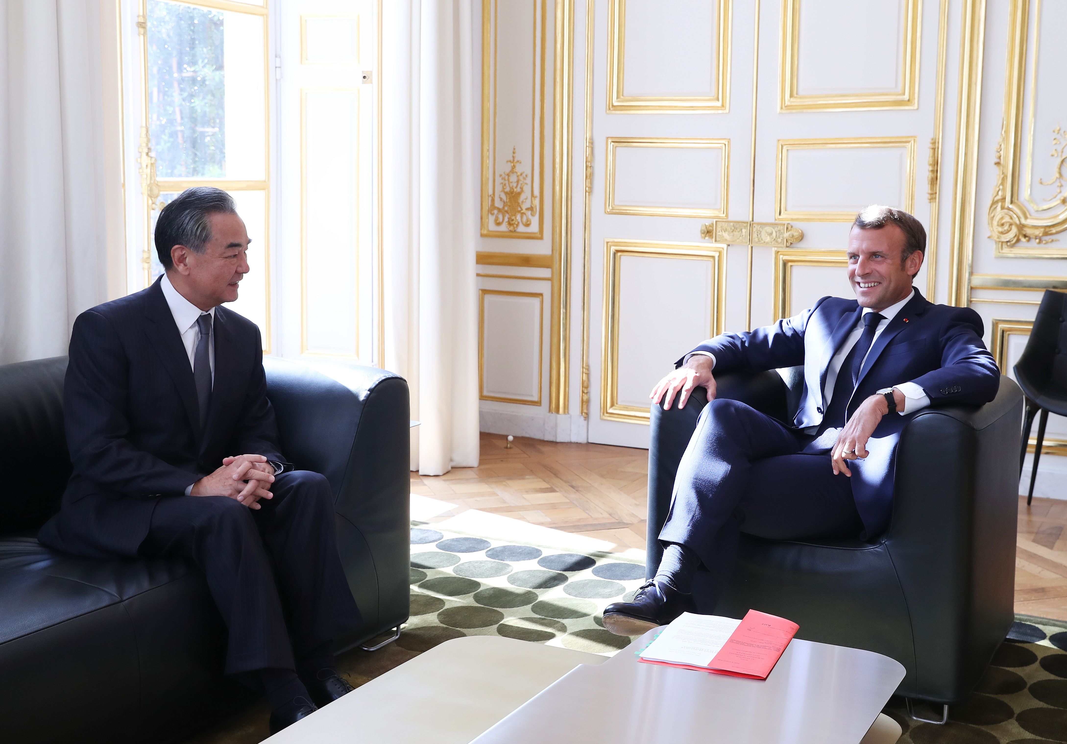 习近平会见法国总统奥朗德 - 中国气候变化信息网