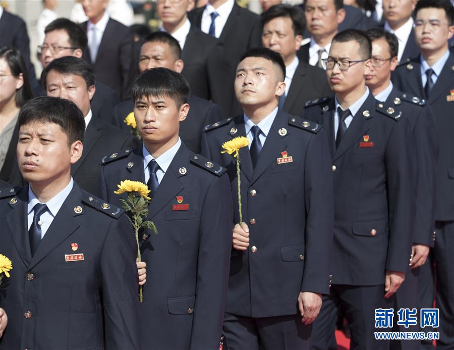 （时政）（7）烈士纪念日向人民英雄敬献花篮仪式在京隆重举行