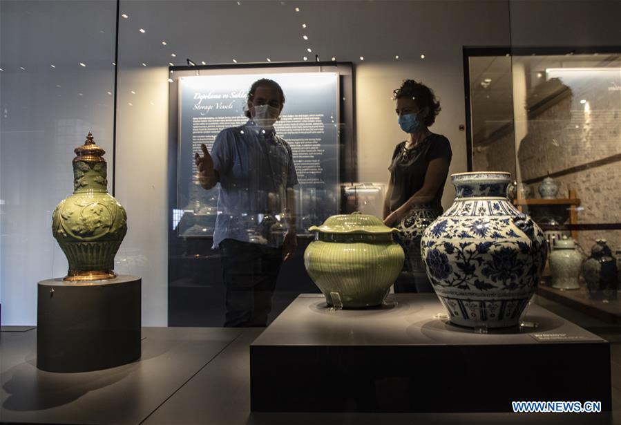 Chinese porcelains used in Ottoman palace on display in Istanbul