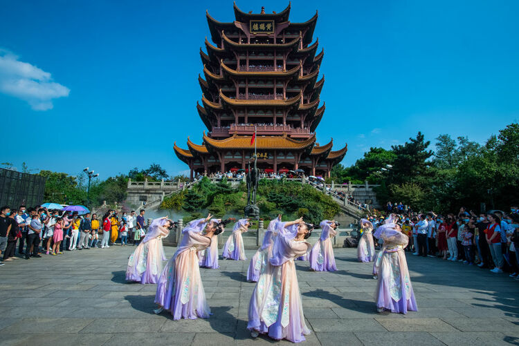 大美中国看活力——来自国庆黄金周的一线观察