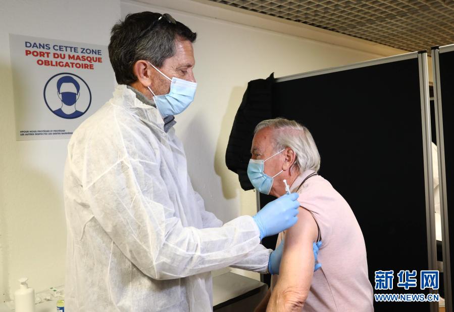 法国：戛纳电影宫变身新冠疫苗接种中心_fororder_8