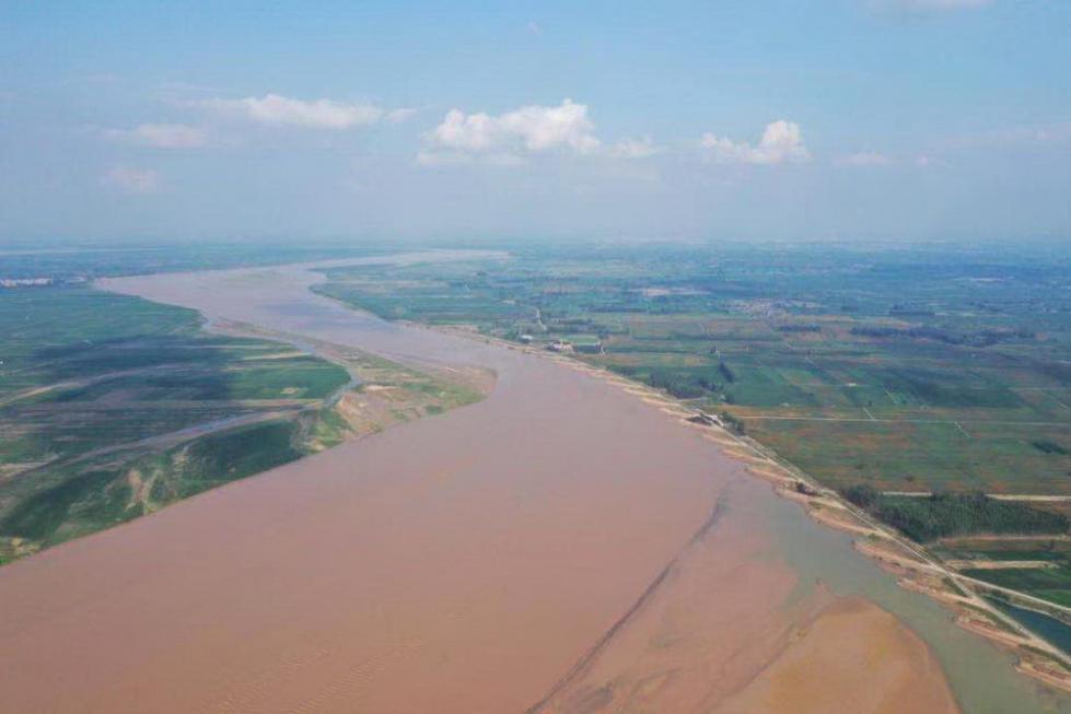 开封素有“北方水城”之称，境内河流湖泊众多，分属黄河和淮河两大水系。