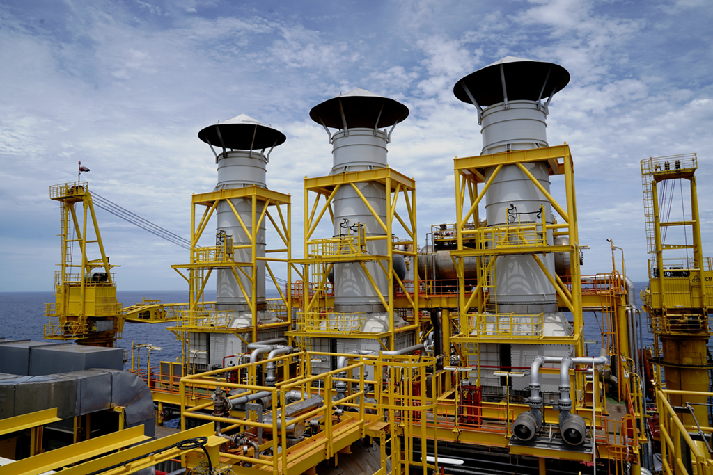 6月8日拍摄的“深海一号”能源站部分设施。