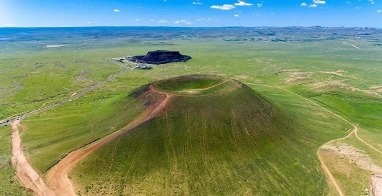 傅彩峰:乌兰哈达火山草原上的守望者