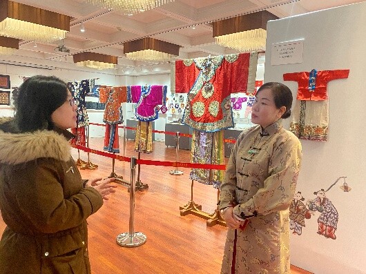 中国百年儿童服饰及家风物私藏展在北京闭幕OG真人(图1)