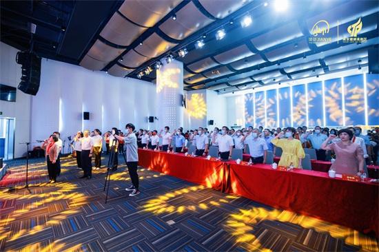 建邺高新区党工委召开“两优一先”表彰会“金领先锋”评选同步启动