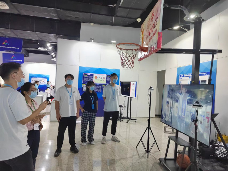 由中南大学博士创业团队提供技术支持的“球秀”项目引发关注。