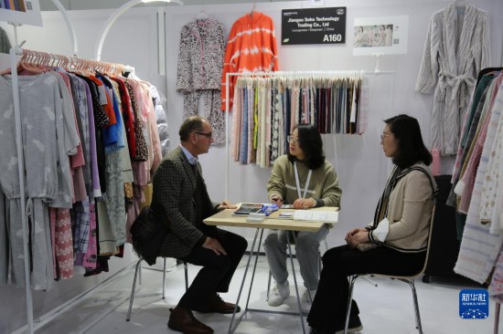 通讯：中国纺织出口企业借纽约展会拓商机