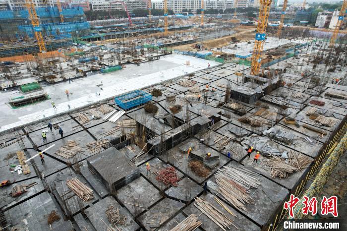 惠泉片区改造工程进入结构施工阶段，计划2024年9月前竣工交付。　王东明 摄