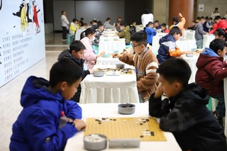 小棋手正在比赛。贵阳市体育局供图