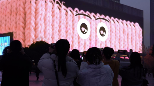 创意裸眼3D短片亮相来和重庆观音桥巨幕撞衫！(图2)