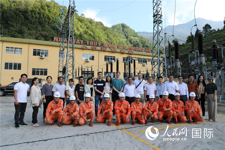 桂林市附近学生快餐联系方式_越南大山里有条民心相通的中越“电力路”_附近100块钱上门