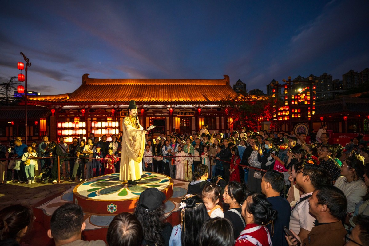 杭州鸡多少钱一次_解锁文旅消费新体验——国庆假期西部文旅热考察_同城一晚上500块联系方式