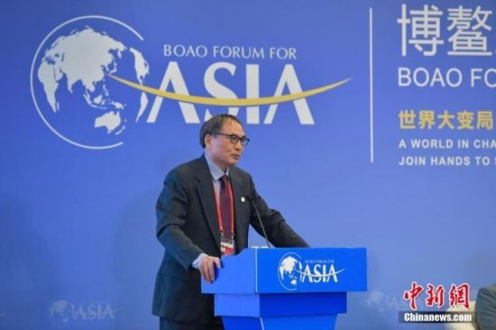 4月20日，博鳌亚洲论坛2021年年会举行南海主题分论坛。图为香港中文大学(深圳)全球与当代中国高等研究院院长郑永年出席论坛并发言。 中新社记者 骆云飞 摄