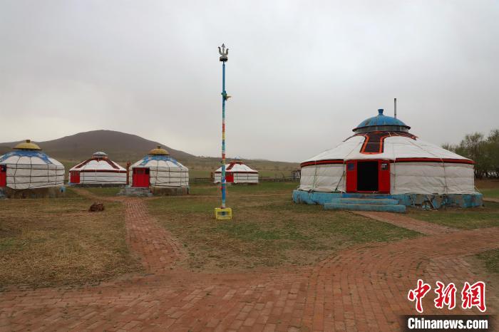 图为洪格尔巴特尔搭建的蒙古包。　张林虎 摄