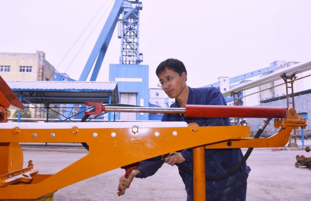 大师带“货”直播“走红”全煤行业