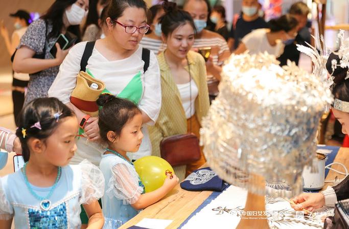 “约会天才妈妈”移动梦想工坊公益计划首站落地北京