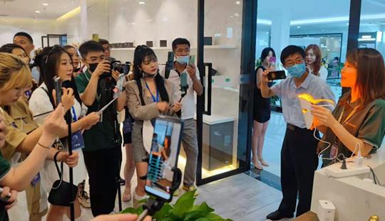 后疫情时代一带一路健康产业发展论坛举行