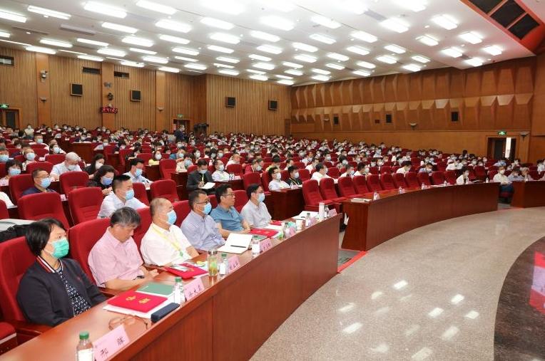 石家庄职业技术学院代表在全国职业教育教师素质能力提升大会上作典型发言