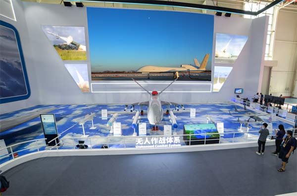 首次以作战形态实机现身珠海航展 WJ-700无人机有啥看点？