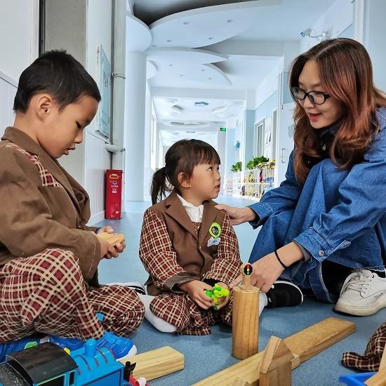 守童心 创童境 播童种——怀化市幼儿园为孩子撑起绚烂的天空