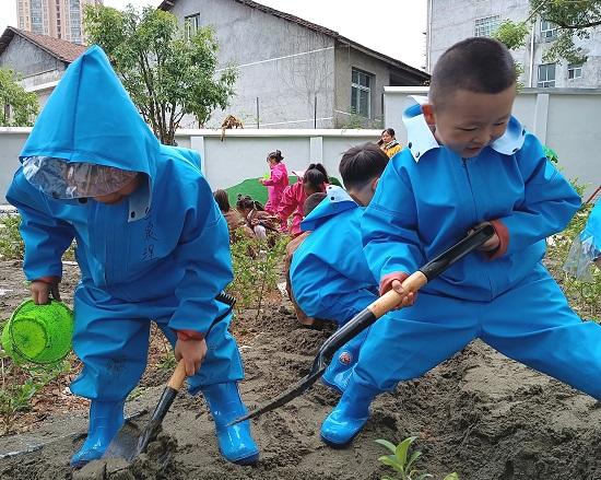 守童心 创童境 播童种——怀化市幼儿园为孩子撑起绚烂的天空