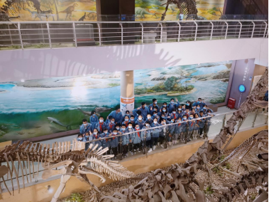 领略科技魅力：孩子们走进科技型企业和科研院所