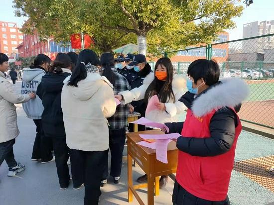 安徽灵璧灵西派出所开展反电诈宣传活动
