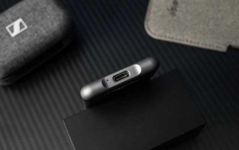 推荐aigo移动固态硬盘S7 Pro三大原因：高速、稳定、易携带
