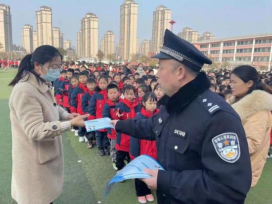 安徽灵璧灵城派出所深入校园开展普法教育讲座