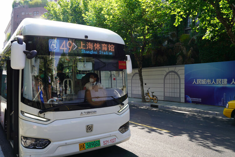 熟悉的车轮转起来——上海跨区公共交通恢复首日直击