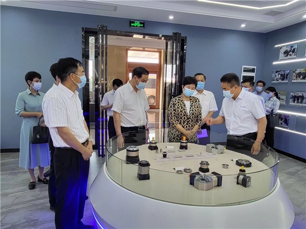 王玲强调，要强化科技支撑，树立品牌意识，推动湖北省小龙虾产业创新求变，健康发展。
