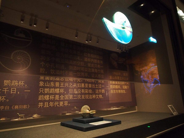 透明OLED显示屏携手国博考古成果展 助力打造数字化体验