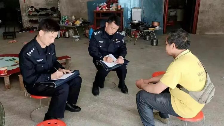 倾听群众心声 回应群众诉求——黔南州政法信访系统推动大走访活动走深走实_fororder_微信图片_20220713093106