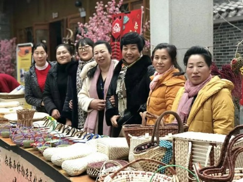 一片玉米叶，编出一个敞亮人生