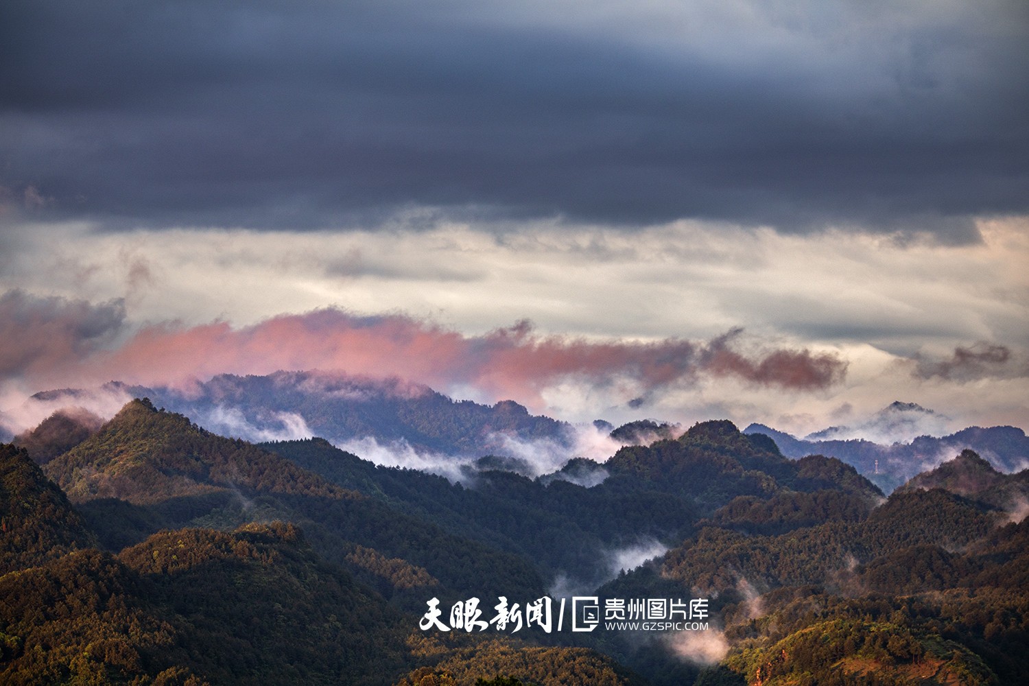 丹寨苗西明 摄.jpg