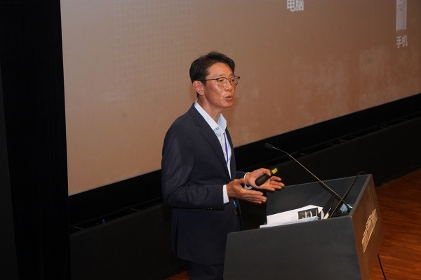 博物馆的奇妙之“变” OLED透明显示屏让文物从历史走向现实