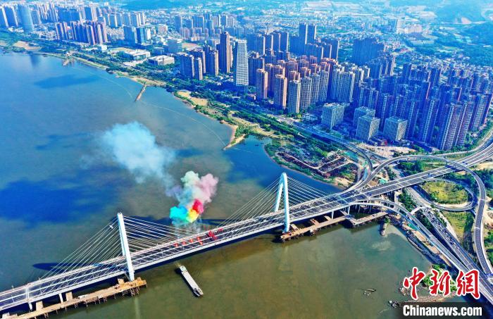 福州新增一条跨江大通道白龙洲大桥竣工通车