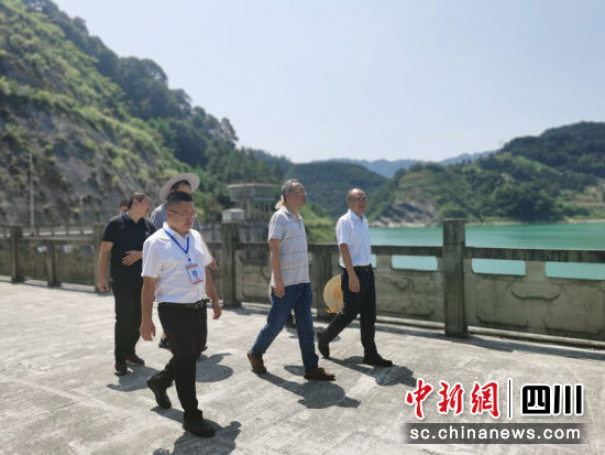 督导现场。杜云 摄