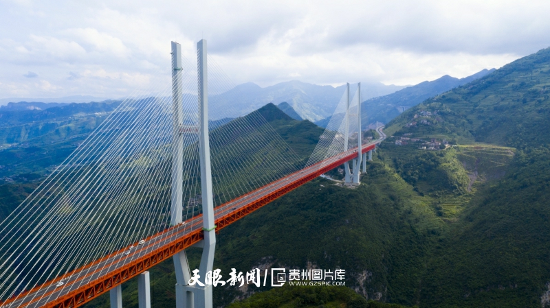 杭瑞高速北盘江大桥 (1).jpg