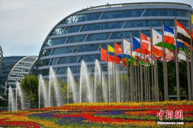 The landscape decoration of the venues of the 5th CIIE has been fully finalized.Photo by Chen Mengze