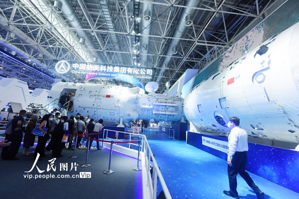 中国空间站组合体展示舱亮相第十四届中国航展【8】