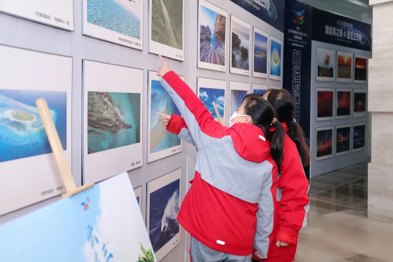 2022“潮起海之南遇见三沙美”全国影像巡展淮安市周恩来红军小学站开展