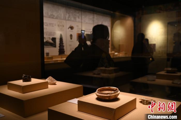 广州：“渤海国与南汉国文物展”展出近180件出土文物