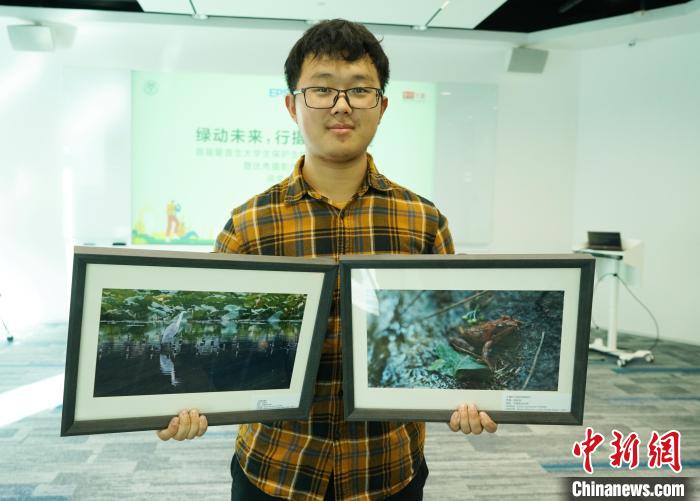 获得最佳视效奖的中国农业大学学生田双瑞。　潘旭临 摄