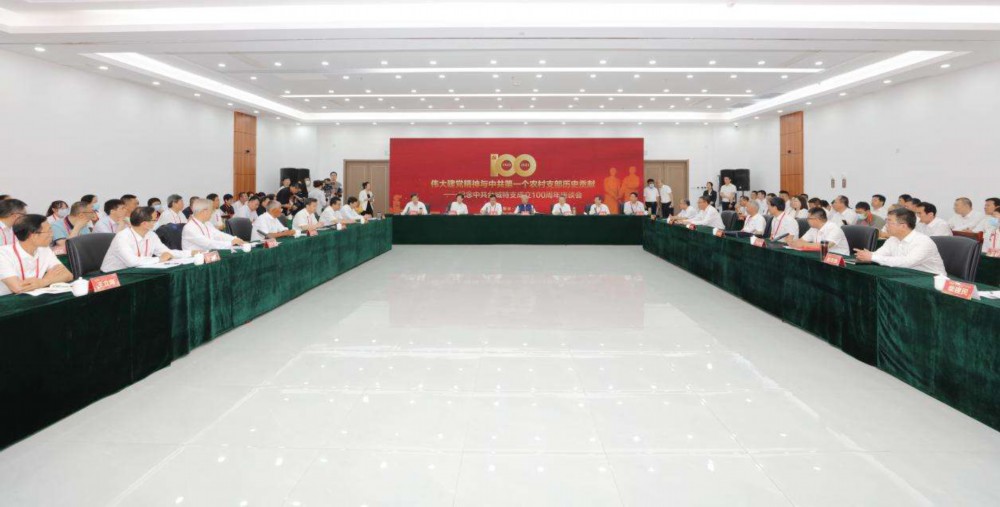 1座谈会现场。 陈岳振 摄