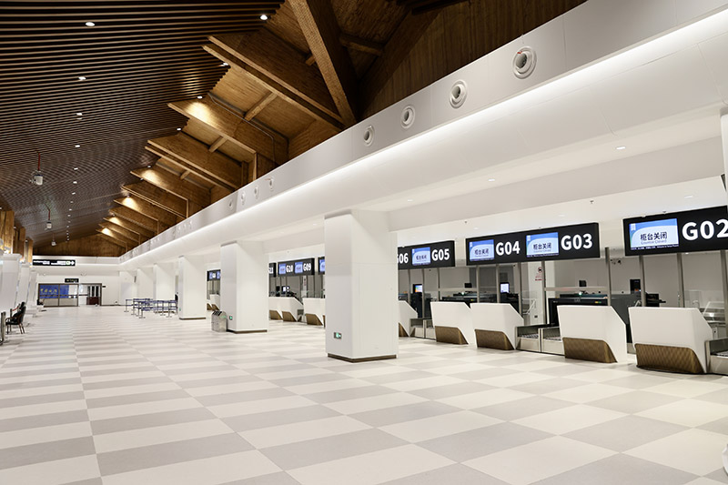 三亚机场新航站楼宽敞明亮、舒适。三亚机场供图