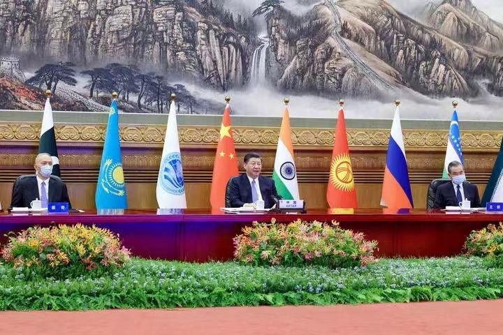 △7月4日，习近平主席在北京以视频方式出席上海合作组织成员国元首理事会第二十三次会议并发表题为《牢记初心使命 坚持团结协作 实现更大发展》的重要讲话。
