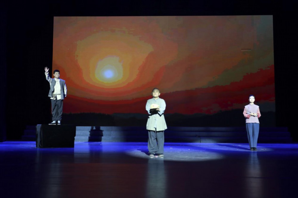 大型历史纪实舞台情景剧他的样子在咸阳大秦剧院成功首演