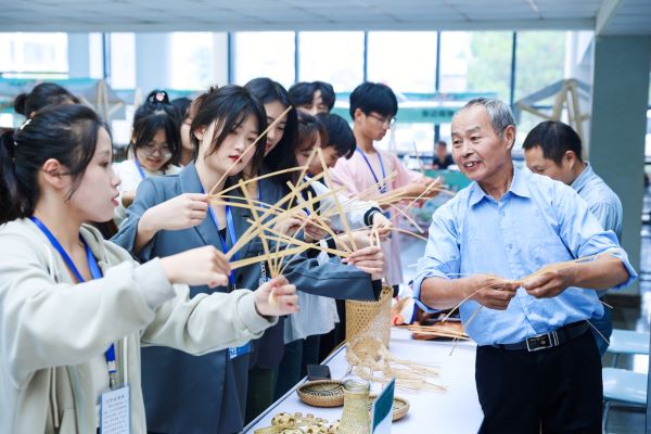 01篾匠技艺.jpg